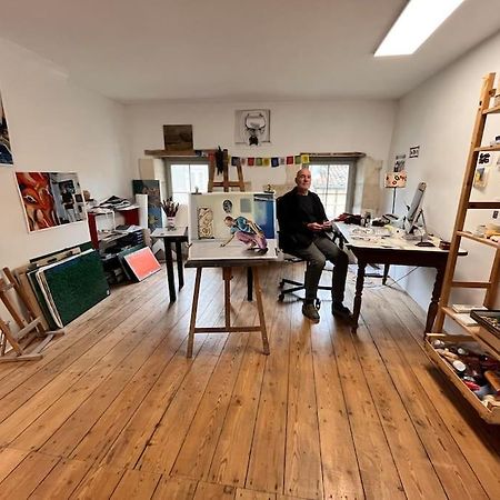 Grande Chambre Chez L'Artiste-Peintre La Reole Exterior photo